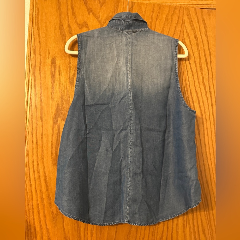 Black Orchid Blue Denim Snap Front Sleeveless Shirt - NWT - Size L - Picture 2 of 14